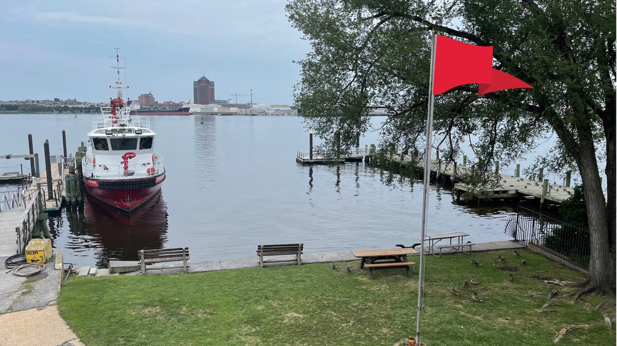 BCFDFireboat1's tweet photo. The @NWS_BaltWash has issued the following on 9/26/26:
Small Craft Advisory for the Baltimore Harbor until 6am on 9/27;
Gale Warning for the Chesapeake Bay until 9/26 10p.
Secure your vessel, postpone unnecessary trips, &amp; check the latest marine forecast before getting underway. https://t.co/wRkA3MZrBO