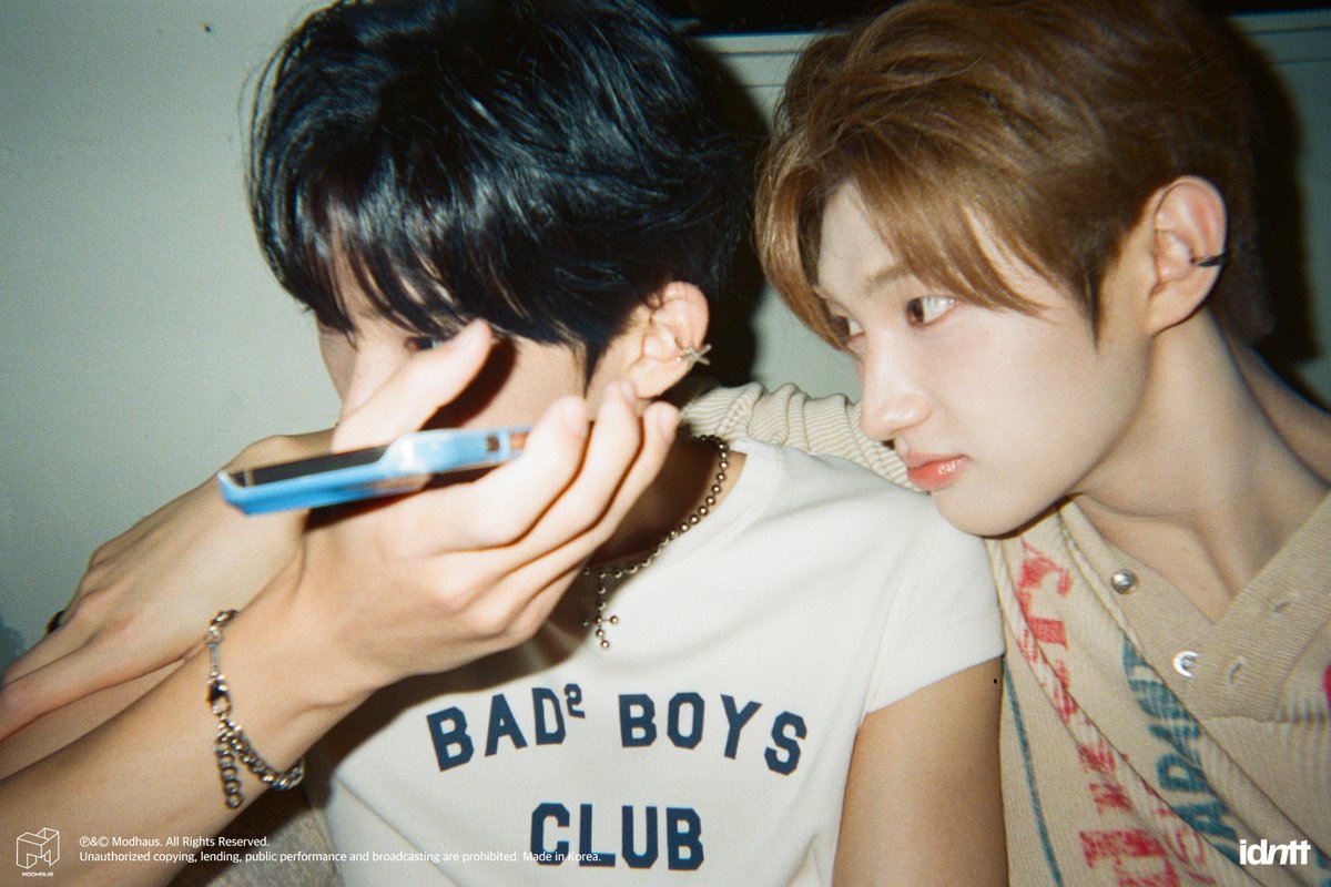 id1files's tweet photo. 📷 260926 idntt kids return music video on-site film camera photo behind

#kimdohun #김도훈 #idntt #아이덴티티 https://t.co/tlr8I7As0b