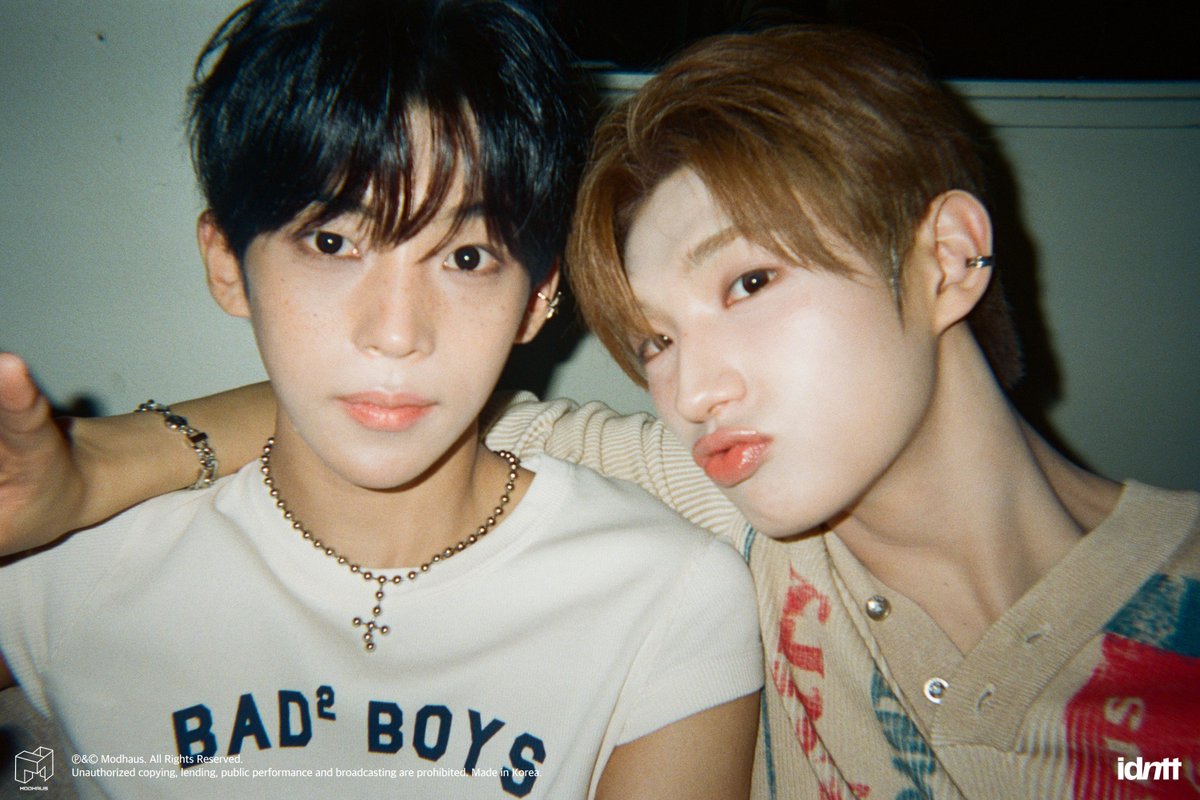 id1files's tweet photo. 📷 260926 idntt kids return music video on-site film camera photo behind

#kimdohun #김도훈 #idntt #아이덴티티 https://t.co/tlr8I7As0b