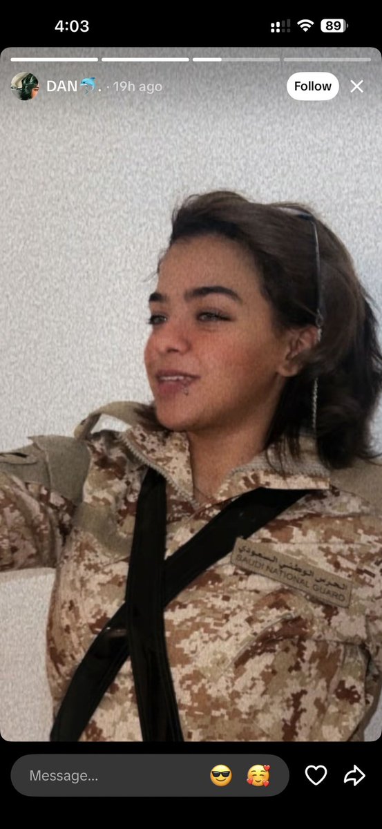 r3vYVGRQ4Xg1aWB's tweet photo. متواجده داخل السعوديه تقوم بلبس الزي العسكري والاستهزاء فيه 
عنايتكم 
@MOISaudiArabia  
@pss_ar 
@ppgovsa 
@MOI__911 
@kamnapp
@NCA_KSA 
وطن بلا فساد 🇸🇦 https://t.co/Wf4DjeQr49