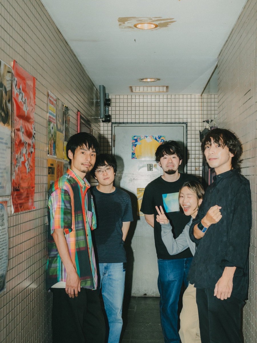 verandah_'s tweet photo. ＼ ⋆꙳✵感謝︎✵⋆꙳／

2026.9.23 東京・下北沢 THREE
はじめちゃん pre 「最高な日!!」

ベランダがずっとお世話になっている、はじめちゃん @hajime___chan によるイベント。
今回も最高でした！ご来場いただきありがとうございました☺️✨

ドラムは井手内 陸さん @deafade_ 、アコギ&シンセは北山 裕人さん @bzktym にサポートで参加いただきました🙏🏻

SET LIST☟
01. 2017
02. 早い話
03. エニウェア
04. しあわせバタ〜
05. 野球部のノリ
06. 海になれたら
07. Let's Summer
08. オーバードライブ