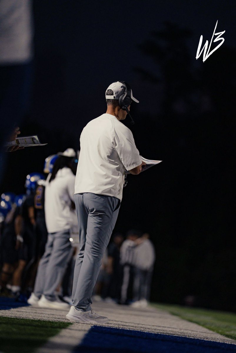 Royals__FB's tweet photo. Runnin Our Race ๐๐ฆ๐
@anthonywoodsqb1
@Brycsenrobb
@JeffConawayTFA
@PierreJeau
#B4B
#PTBD https://t.co/rdu2gxnTdm