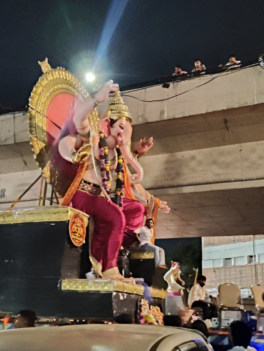 Shivakumar2216's tweet photo. భాగ్యనగరం🚩 - గణపయ్య 🧡 https://t.co/tRqxOc46eE
