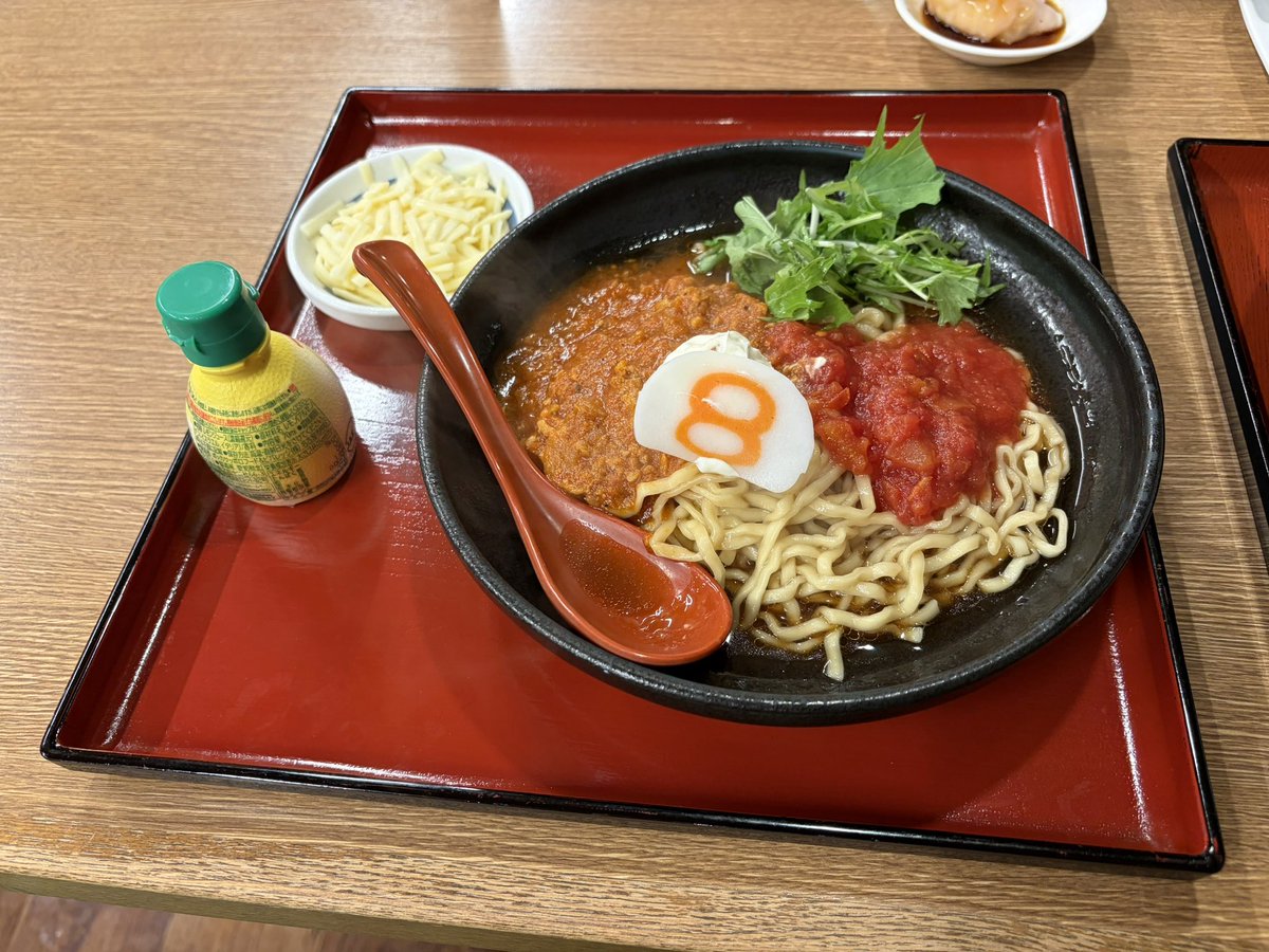 6757541's tweet photo. 8番のトマトラーメン、
チーズまみれトマトラーメンはチーズたっぷりで食べ応えありで満足。
トマト唐麺はトマト感が強く感じる分トマトラーメンよりも満足感あり。 https://t.co/1e7mJOAbPl