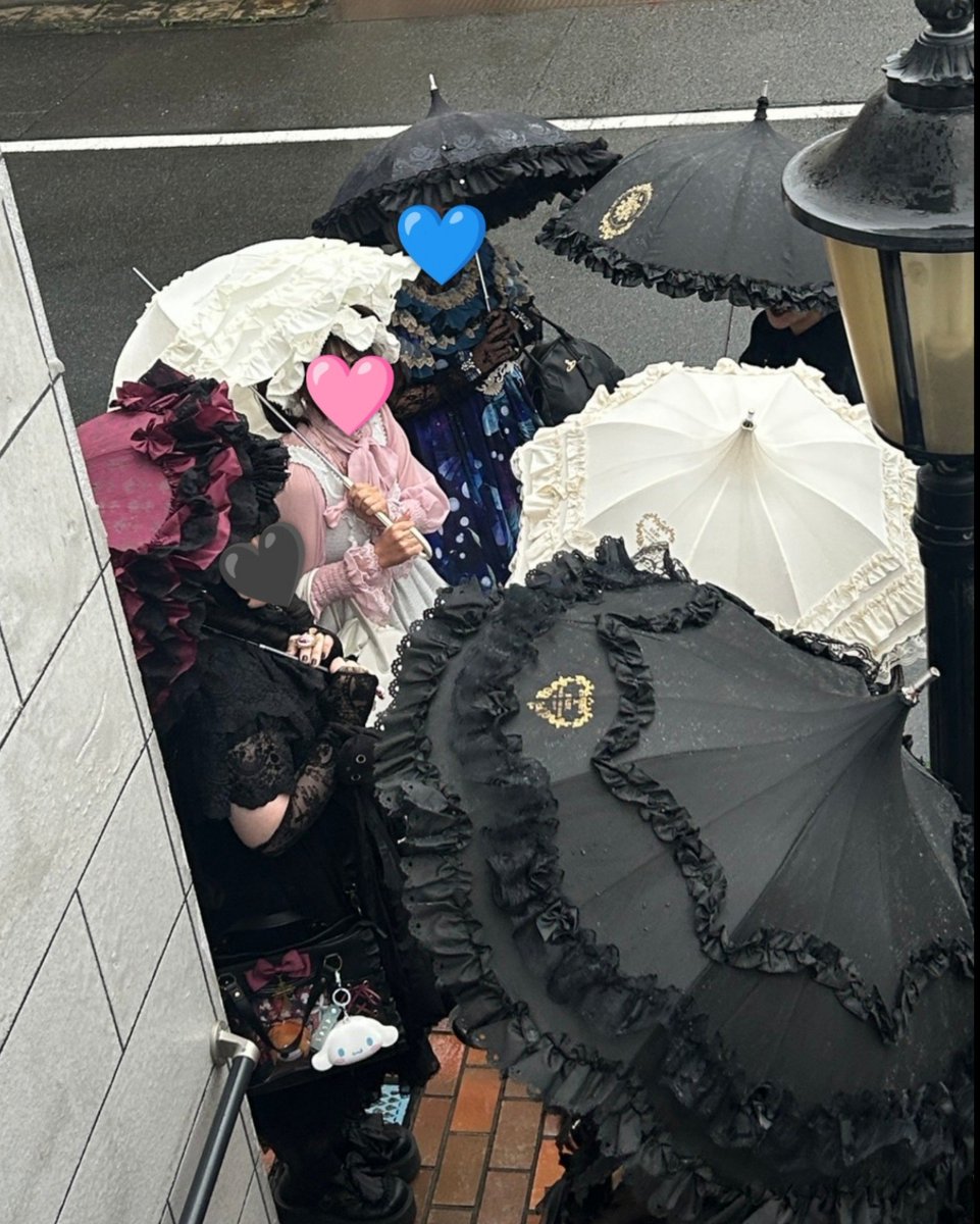 lauralpdiary's tweet photo. 今日は35 @35__1226さんのお茶会に参加してきました！
皆さんかわいい&amp;か���こいい&amp;麗しくて眼福でした🥰雨の中でしたが皆傘までかわいい！コーデ力高い！色々見習いたいな〜と思いました✨

会場はメアリー@mary_tearoom🫶次はアフヌンで！

#TEAROOM_MARY https://t.co/4uxJO3bIAt