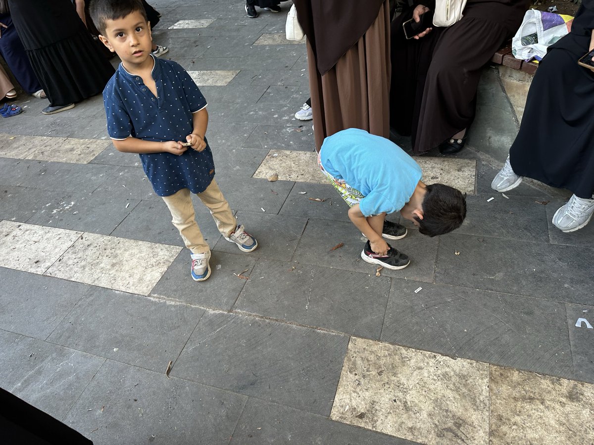 furkaneri_3's tweet photo. Alanda birçok çocuk bebek var!
Emniyet çıkmamıza izin vermiyor !
Zulmetmeyin yeter artık 

Adana |İnönü Parkı
PolisAblukası
#AdanaEmniyeti
Polis DevletiIstemiyoruz

@gergerliogluof https://t.co/iNsOzBaXCA