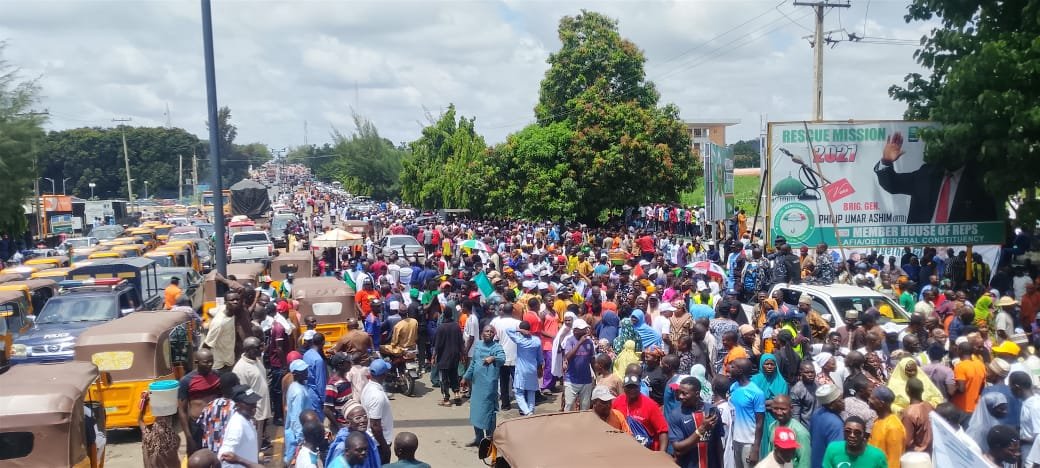 PrettieAdiela's tweet photo. Nasarawa state chapter of the Peoples Democratic Party (PDP) flags-off Governorship Campaign.

See Videos, Pictures of campaign rally ongoing now in Lafia, Nasarawa state capital. https://t.co/ZCjvsQxozg