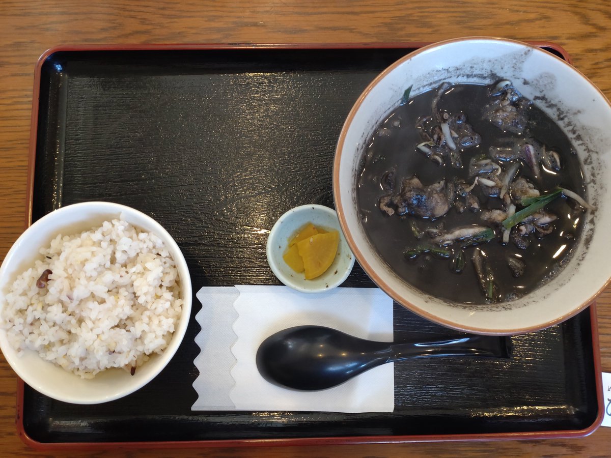 FlyingIslander's tweet photo. イカスミ汁定食😋
定期的に食べたくなります。 https://t.co/0m5mXRjpEc