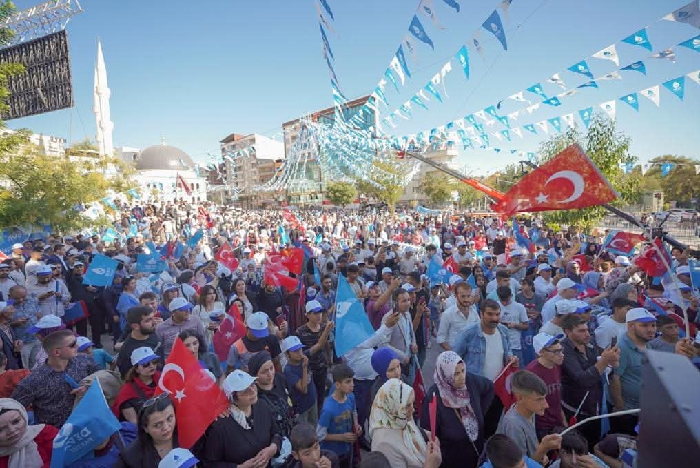 bu_xb16653's tweet photo. Emeklinin emeği öldü Hiçbir insan ekmeğiyle onuru arasında seçim yapmak zorunda bırakıl mamalıdır Çünkü bir ülkede emeklinin başı eğiliyorsa mesele yalnızca ekonomi değildir mesele vicdandır bir insan 30 40 yıl çalışıp emek veriyorsa emeği HEPA edilmesi kabul edilemez @alibabacan https://t.co/q3E4hoH2Dw