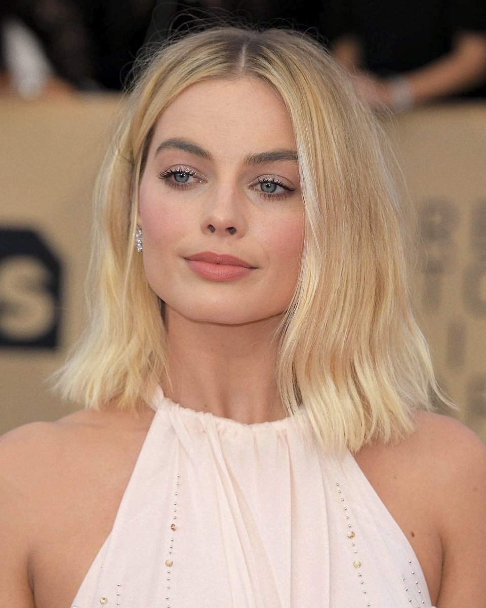 margotfeeds's tweet photo. margot robbie is an angel https://t.co/bZZtWp2pis