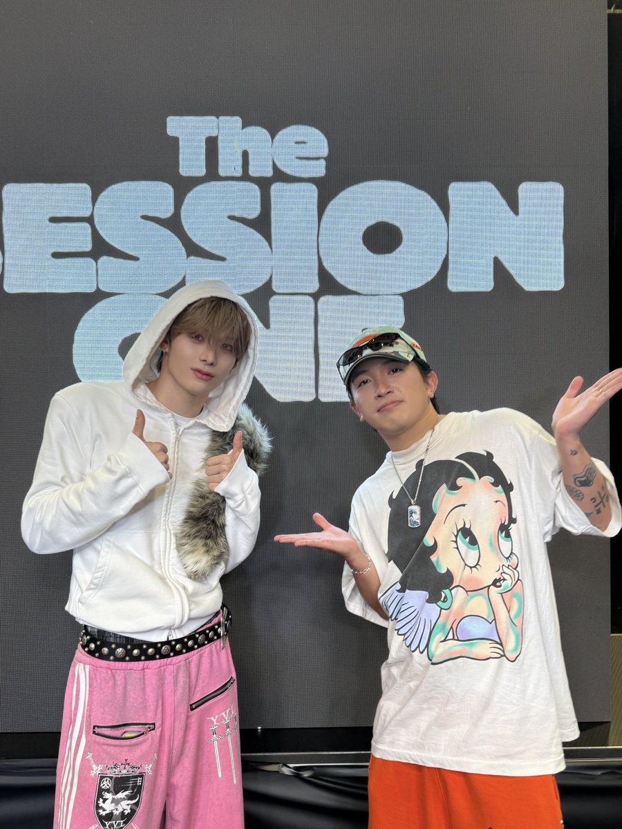 aoen_members's tweet photo. いつもお世話になってるSOTAくんと、昔から憧れのKAITAさん..!
今回共演する事ができて感無量です。😌🔥
ありがとうございました!!

@THE_SESSION_ONE 
#aoen #アオエン #京助 #KYOSUKE
#NEiGHBORFLOW https://t.co/Fsonyf1iYl