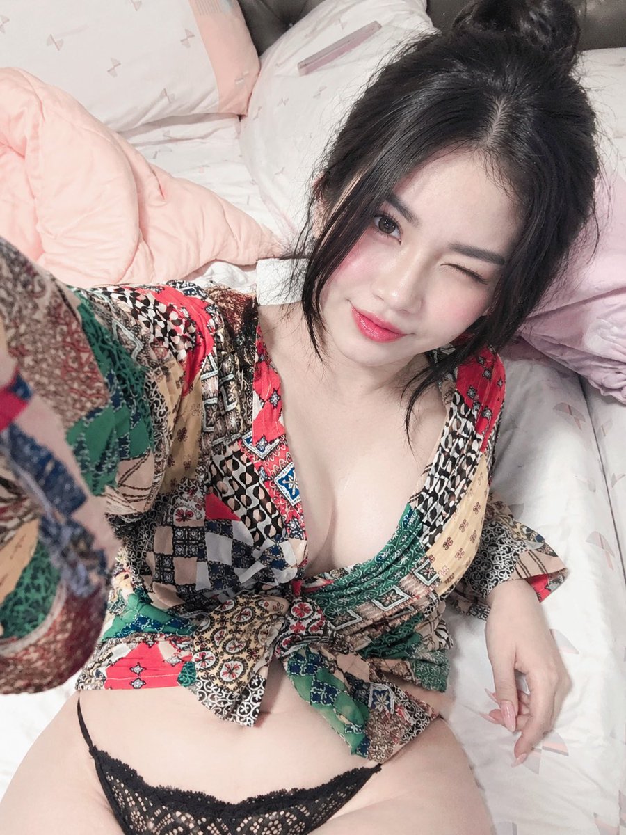 AmberThu90's tweet photo. Đố mn xem t có lông hay ko ?

#hairy #hairbikini https://t.co/ClkkgTkAga