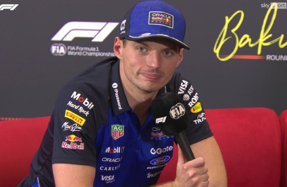 TinoCLeclerc's tweet photo. Verstappen sobre las declaraciones de Norris:

“Mientras el piloto que lo causó sea consciente de lo que hizo y se disculpe, pasa. Un pequeño error, te bloqueas, está en el interior con poco agarre, es un poco desafortunado que involucre a tantos autos pero puede pasar, no es agradable para nadie involucrado pero un race ban es un poco exagerado”