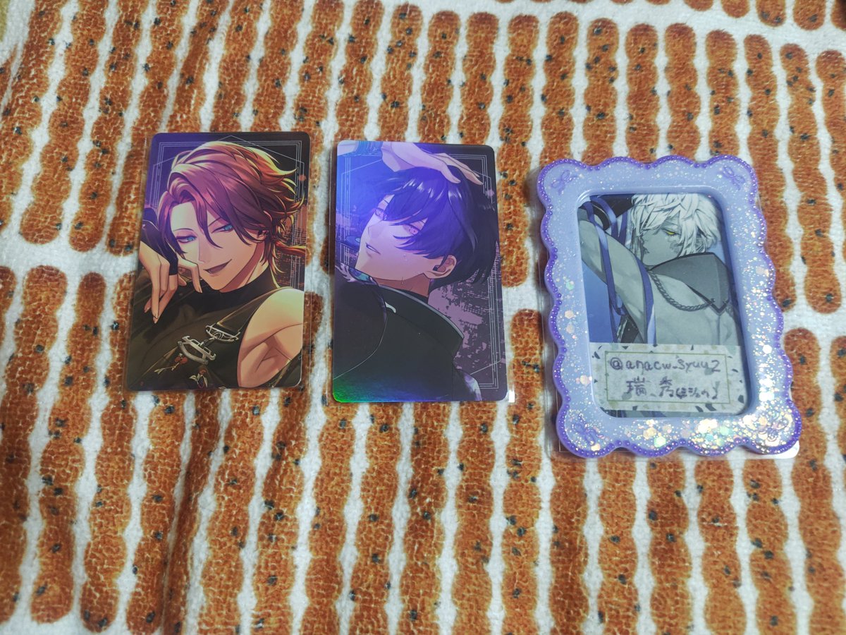 anacw_syuu2's tweet photo. 【交換】ブラスタ　ブラワン　C ワンマン　フォトカ

譲）N：モクレン（覚醒3/🎄1）/柘榴（覚醒3/🐈‍⬛2）/青桐（覚醒1/🎄2/🐈‍⬛2）
       R：モクレン（覚醒）/柘榴（覚醒）

求）クー（覚醒/🐈‍⬛＞🎄）
　R同士のみ。R🐈‍⬛再優先です。
R🐈‍⬛に対してN複数提供も可能です。
当日手渡し可。詳細は、元ポストへ https://t.co/POHaTrrDYm