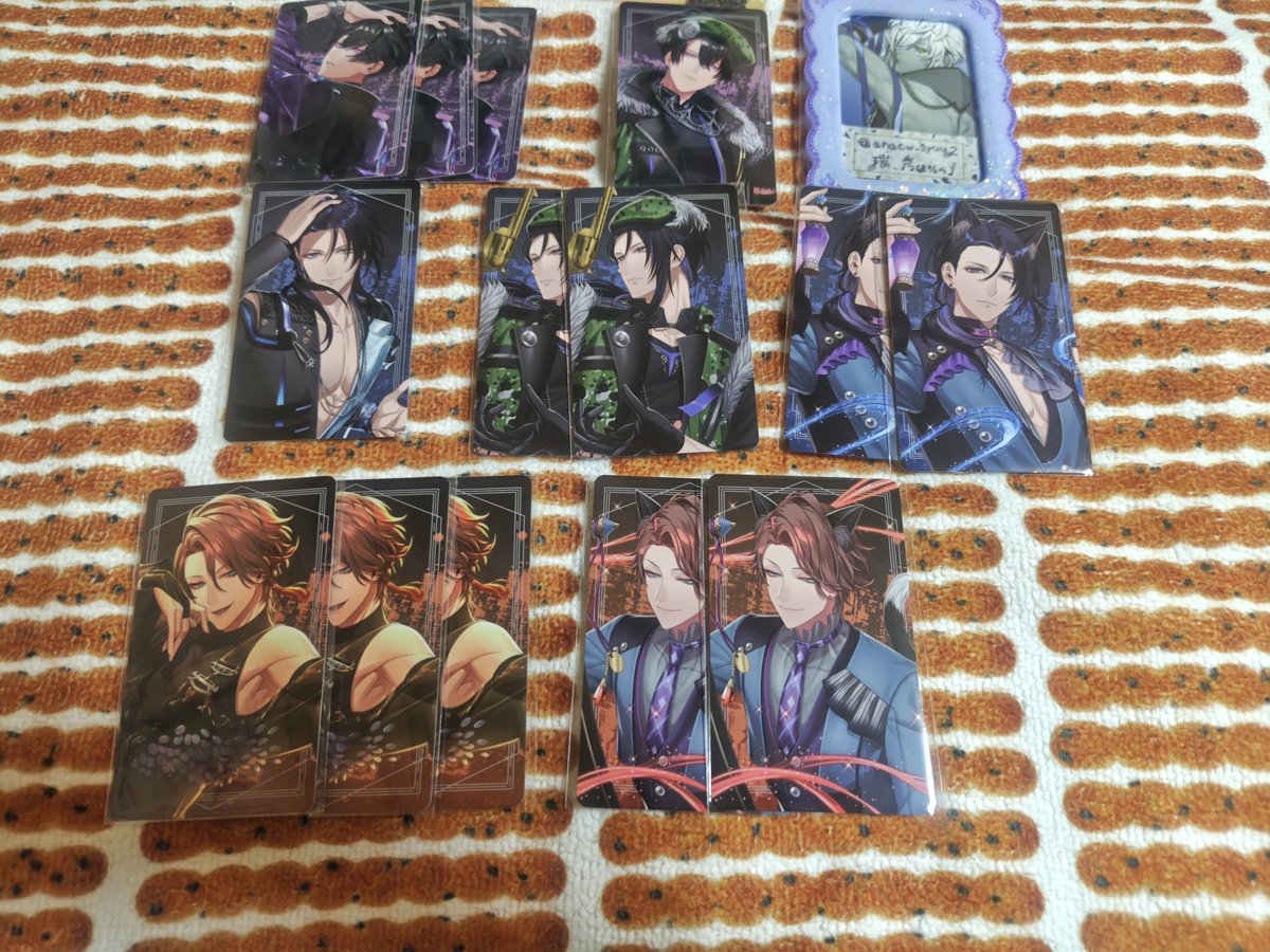 anacw_syuu2's tweet photo. 【交換】ブラスタ　ブラワン　C ワンマン　フォトカ

譲）N：モクレン（覚醒3/🎄1）/柘榴（覚醒3/🐈‍⬛2）/青桐（覚醒1/🎄2/🐈‍⬛2）
       R：モクレン（覚醒）/柘榴（覚醒）

求）クー（覚醒/🐈‍⬛＞🎄）
　R同士のみ。R🐈‍⬛再優先です。
R🐈‍⬛に対してN複数提供も可能です。
当日手渡し可。詳細は、元ポストへ https://t.co/POHaTrrDYm