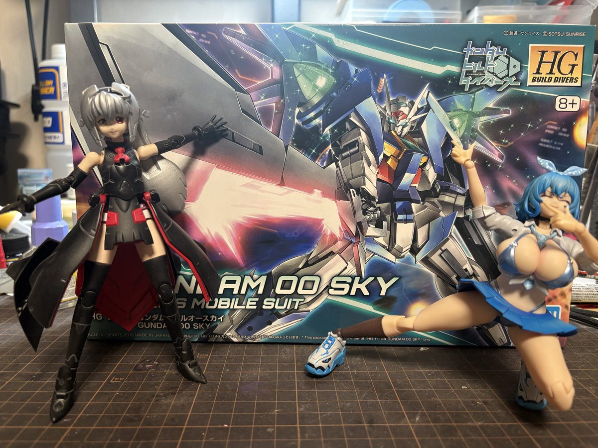 LUSIAS1013's tweet photo. 世間ではクシャトリヤが話題だけど僕はやっっっっっと！　今更のダブルオースカイをゲットしたのだ！　初版から店頭で（定価で）売ってるの見た事ねぇのよ！　　これはうれしい！ https://t.co/1IleLoKFZP
