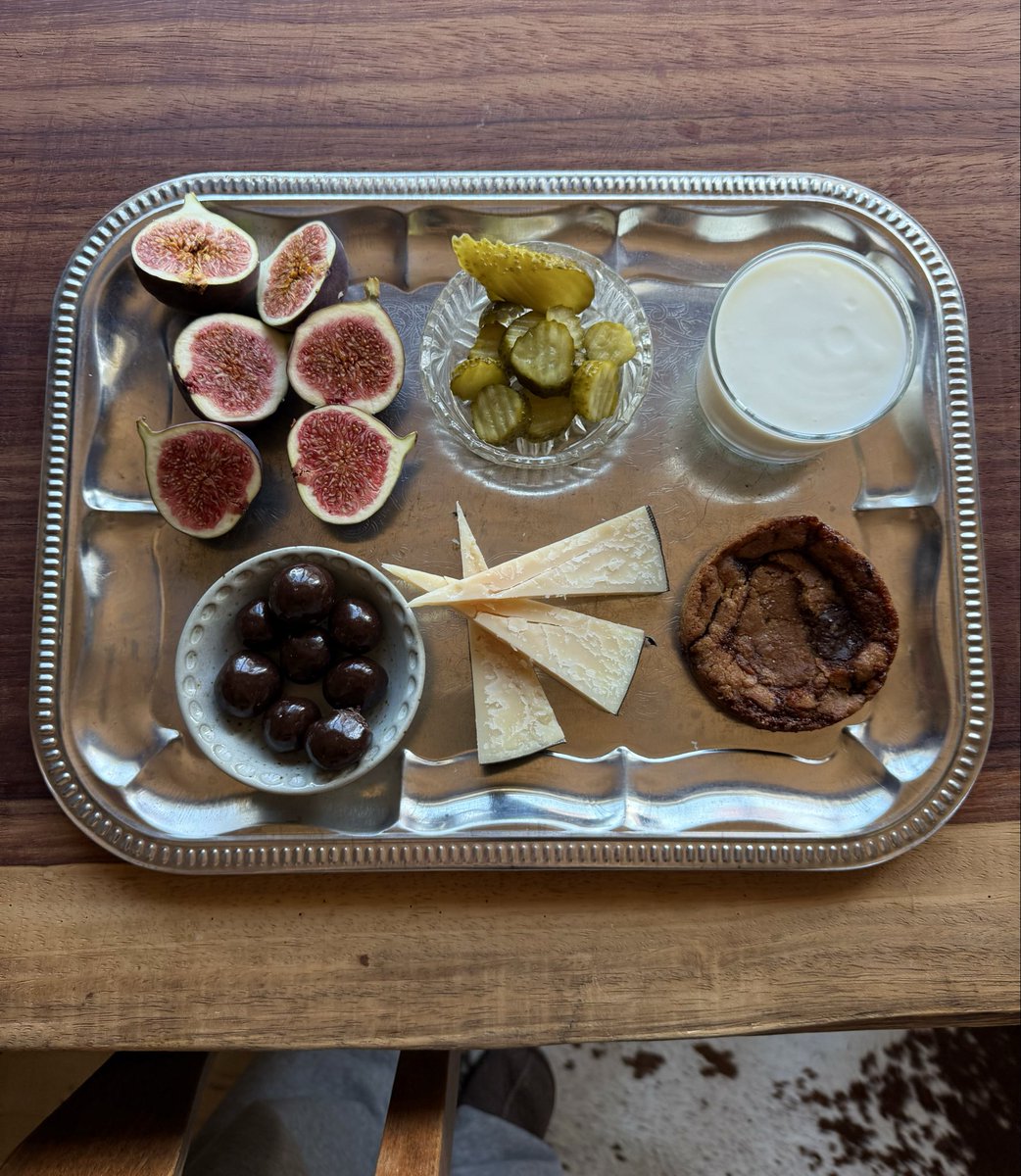 wolffdew's tweet photo. Snack plate for me: 3 figs, goat cheese, kefir with honey and ginger, pickles, chocolate covered cherries and a homemade cookie with chocolate and caramel https://t.co/IuOpUnQD6l