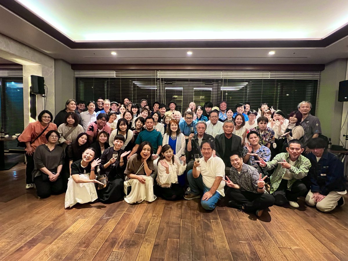 fm_okinawa's tweet photo. FM沖縄のパーソナリティースタッフの慰労会✨

42周年をむかえ、
朝から晩、生放送から収録番組、
営業総務、番組に関わる皆での交流会🍀
より良い番組作りに向けて、
気持ち新たいたしました！

これからもFM沖縄、皆様に楽しい時間を過ごして頂けるよう頑張ります！
#FM沖縄 https://t.co/Fy7RQbteTt