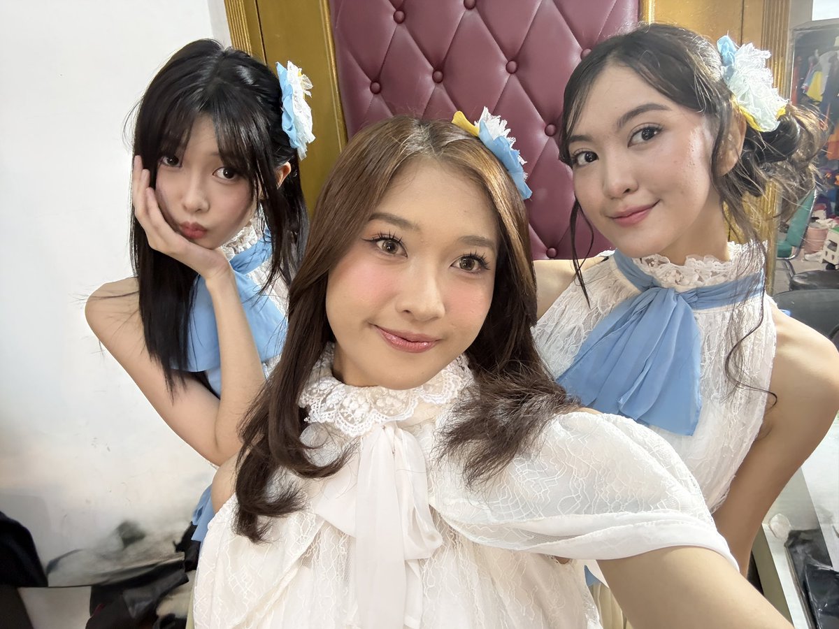 C_OnielJKT48's tweet photo. MAKASIH SHOW HARI INIIIIIIII https://t.co/IL5zaVowf4