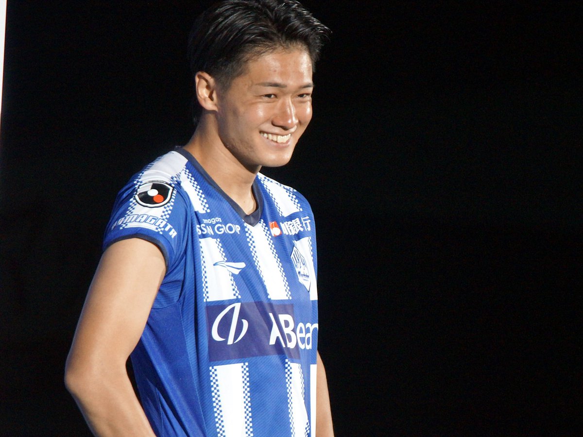 83_ao_'s tweet photo. インタビュー中の
森岡さんワールドすぎて
ずっとニコニコしてた亮真さん˶•᎑•˶

#氣田亮真 選手
#森岡陸 選手
#モンテディオ山形
#montedio 
#モンテディオ写真部 https://t.co/2f3LsZvmYx
