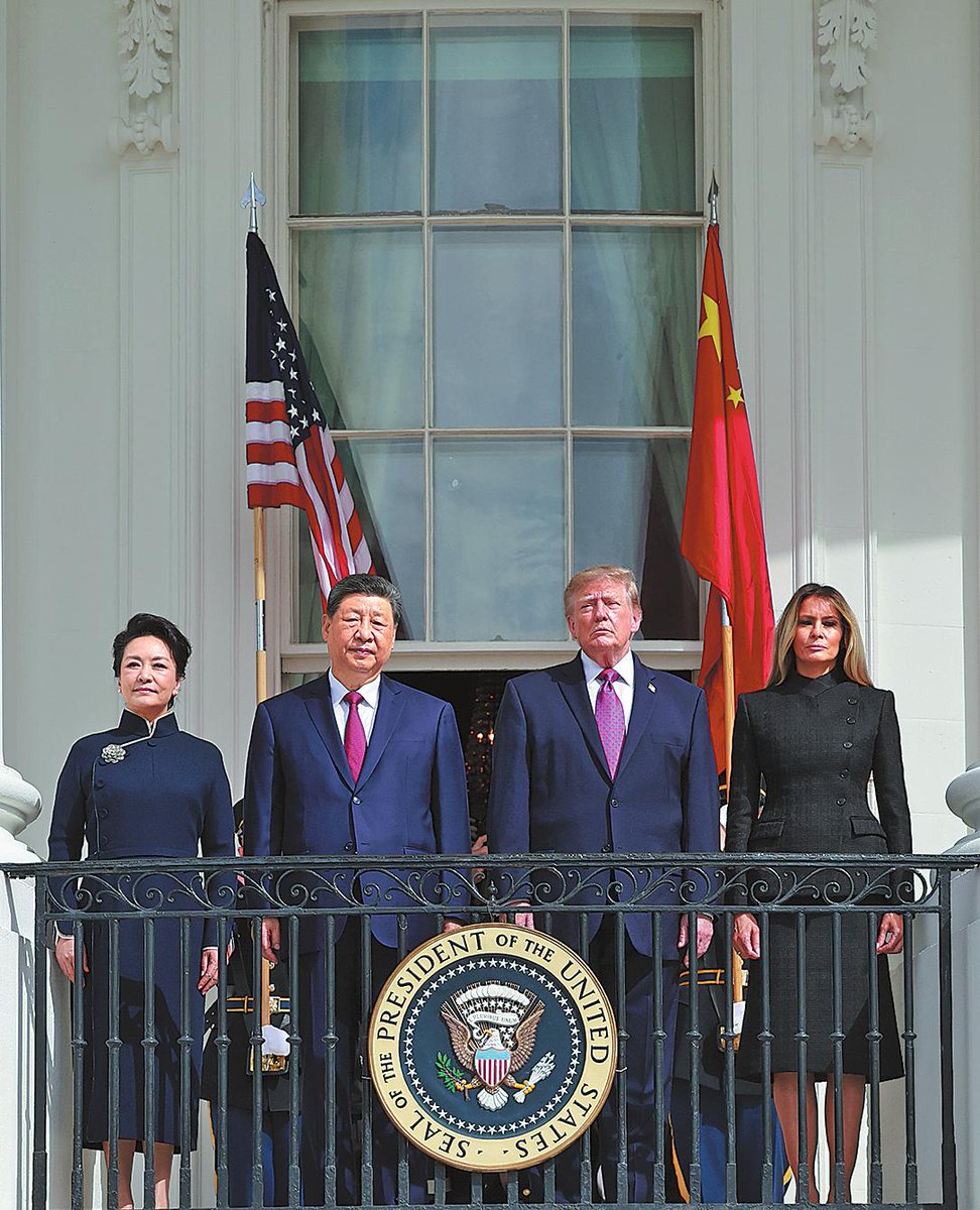 kaojack919's tweet photo. President Xi Jinping and his wife, Peng Liyuan, with US President Donald Trump and his wife, Melania Trump, attend a grand welcoming ceremony held by Trump for Xi at the White House on Thursday.@realDonaldTrump
#XiJinping #ChinaUS https://t.co/ZrxHxAS3xY