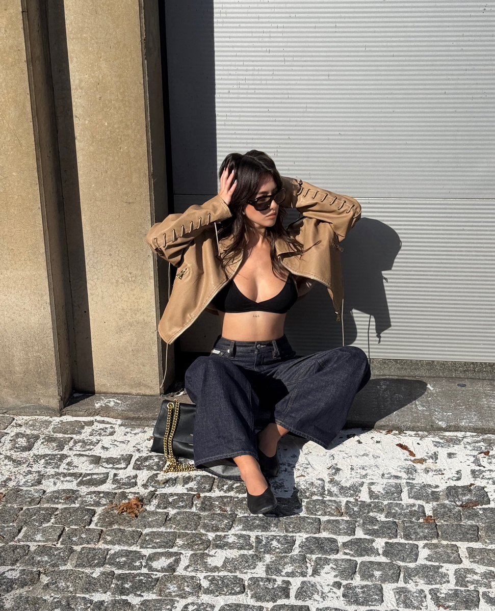 yourspoilediana's tweet photo. Your dream girl https://t.co/HpDi0W8k7V