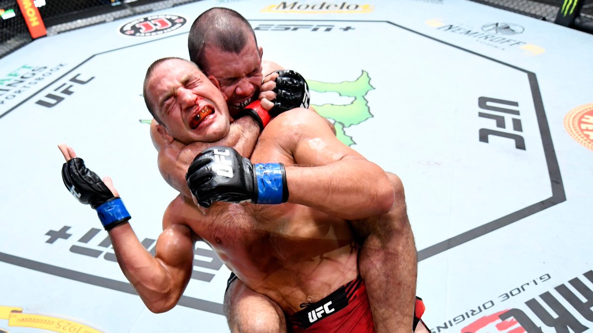Ballknowledge's tweet photo. UFC LOCK OF THE WEEK 🔒

𝙎𝙝𝙖𝙧𝙥𝙚𝙨𝙩 Bettor on X 

Vieira Sub/Dec -130 

❤️ = Tailing

Full Write Up ~ https://t.co/rmPWc0rseX FREE Discord https://t.co/jETKMXZ8g4