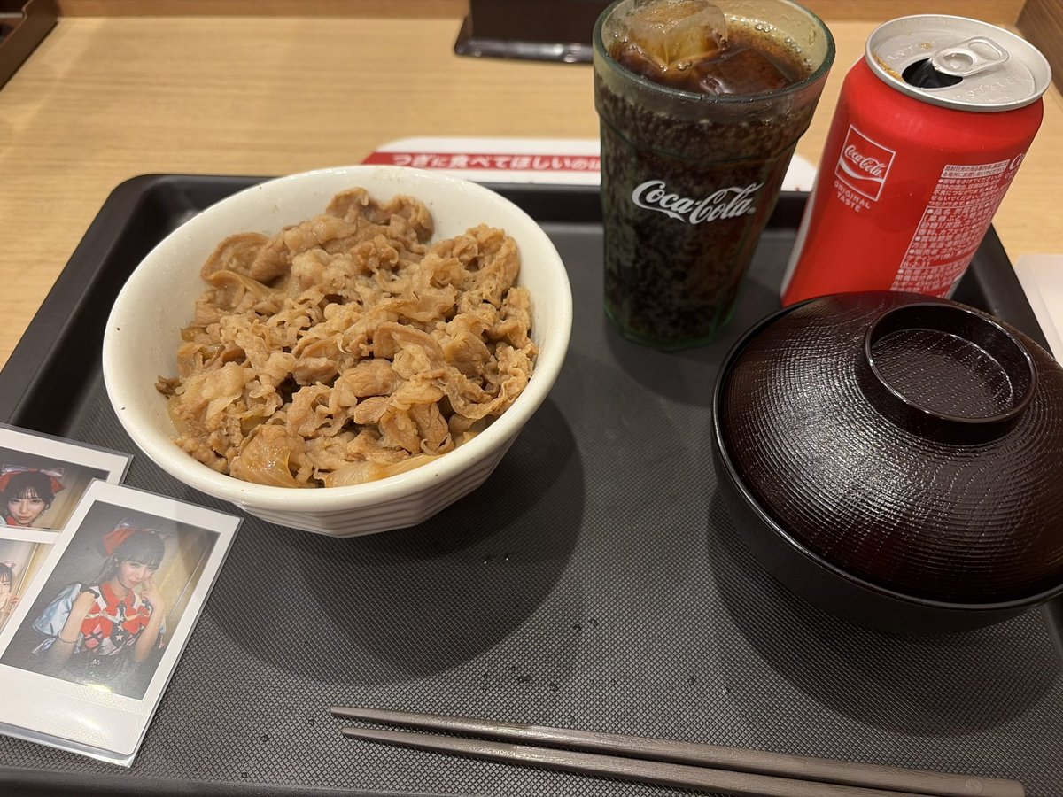 akkunsweedy's tweet photo. 今日は色んなアイドル観られて楽しかった！
昼からずっといたから足がやばい https://t.co/RANYfEcKuA