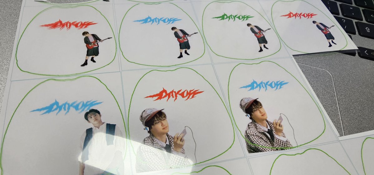 Hestia_D112's tweet photo. 드코 맞춤 스트랩키링 꾸꾸 필름 
🩵🩷💚

티켓 오면 🙏
하나씩 같이 넣어서
나눔 할 예정

오랜만에 자르자르 ✂️ 

#도경수 https://t.co/MexAy11vIE