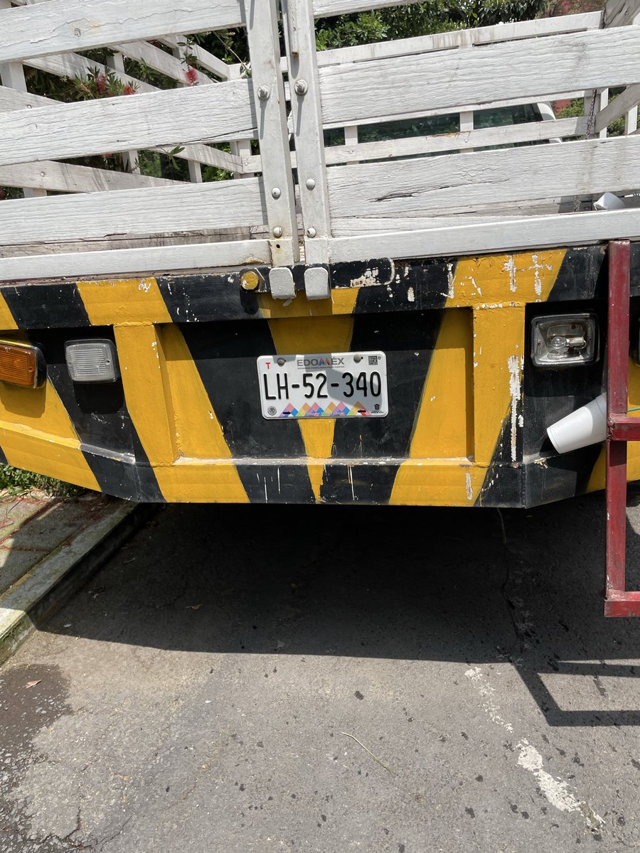 CamachoAnayesi's tweet photo. Hay una camioneta que lleva más de un mes abandonada en la calle de Pestalozzi 1254 Colonia del Valle Centro, 03100 entre calles Pilares y Matías Romero‼️@SSC_CDMX @OVIALCDMX @BJAlcaldia @locatel_mx @C5_CDMX https://t.co/kDK4EuS1Zl