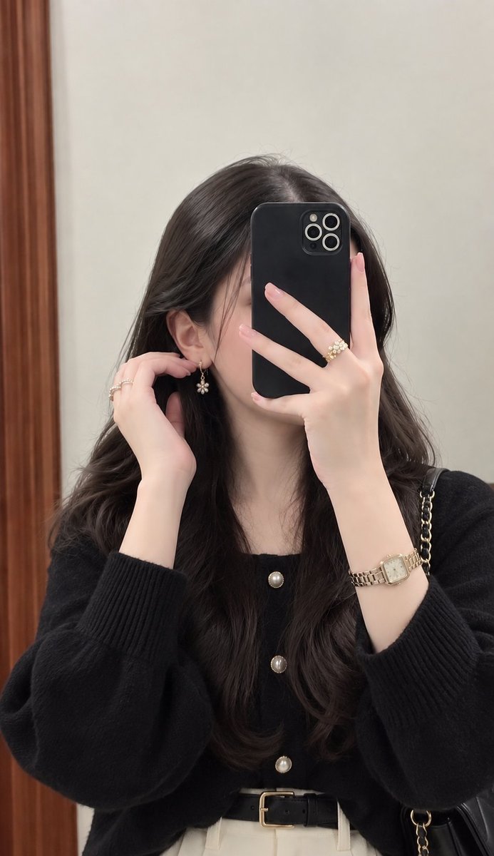 noorzy2z's tweet photo. خاموش رہ کر بھی بہت کچھ کہہ جاتے ہیں،
کچھ لوگ دل میں اتر کر دل ہی میں رہ جاتے ہیں،
اور کچھ یادیں عمر بھر ساتھ نبھاتی ہیں۔ 🖤🥀 https://t.co/wR4qprc7Di