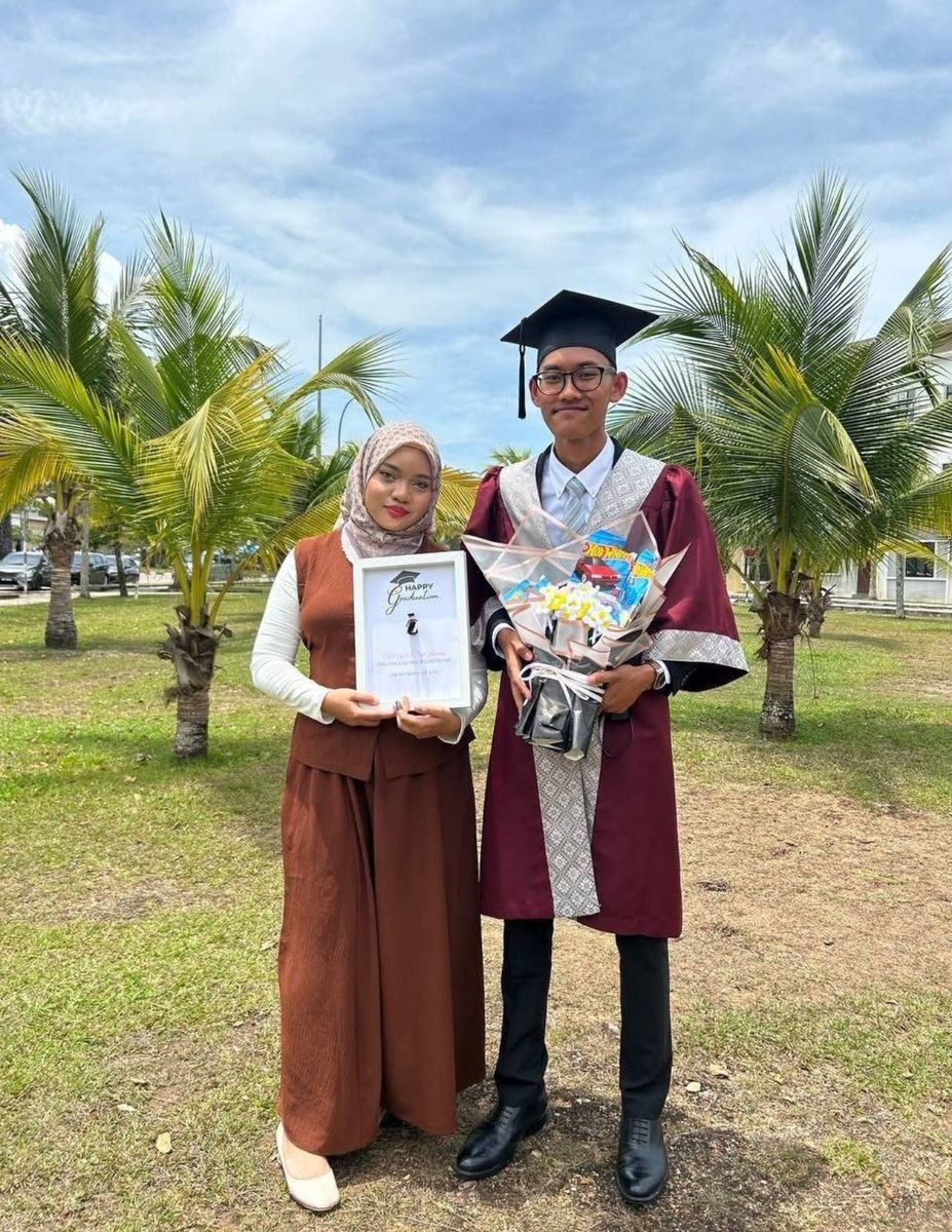 rewoolsei's tweet photo. Ini viral melayu #awekpadu #tudung #awekcun #aweksangap https://t.co/kGodfxRgzb
