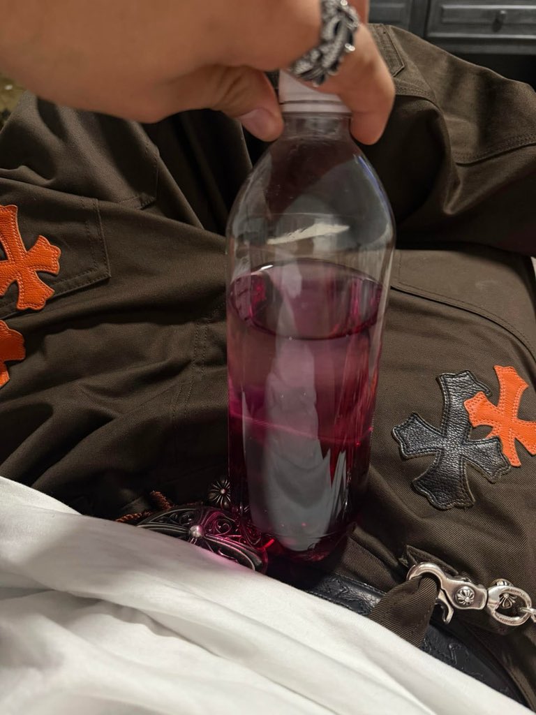 DRANKTWEET's tweet photo. tris cream faygo https://t.co/MzKTGhOOu6
