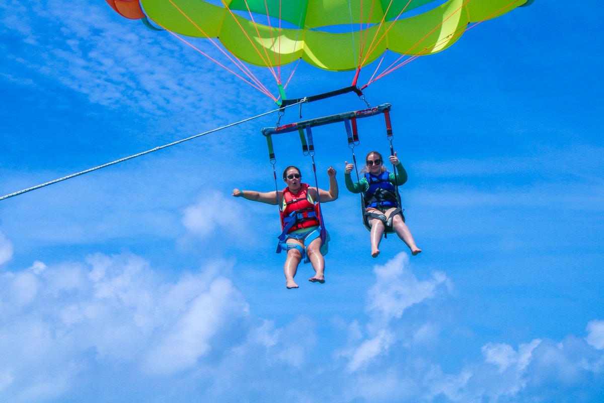 ParasailAruba's tweet photo. "⭐️⭐️⭐️⭐️⭐️ 𝒘𝒊𝒍𝒍 𝒅𝒐 𝒂𝒈𝒂𝒊𝒏!"

🌐https://t.co/920toJjZ2A

🤩 $70 Parasailing
📸 $90 Parasailing with Photographer

#aruba #vacation #bucketlisttravel https://t.co/58VWBZekVn