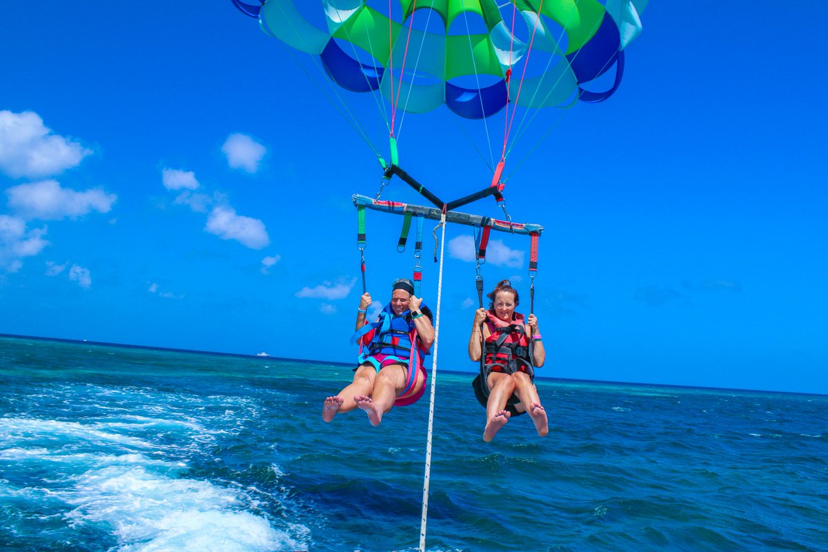 ParasailAruba's tweet photo. "⭐️⭐️⭐️⭐️⭐️ 𝒘𝒊𝒍𝒍 𝒅𝒐 𝒂𝒈𝒂𝒊𝒏!"

🌐https://t.co/920toJjZ2A

🤩 $70 Parasailing
📸 $90 Parasailing with Photographer

#aruba #vacation #bucketlisttravel https://t.co/58VWBZekVn