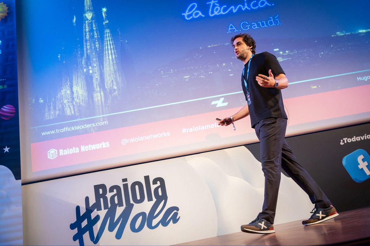 rmcgalicia's tweet photo. "Los 5 diales de un anuncio: estilo, formato, avatar ángulo  y nivel de consciencia." 🧏🏼‍♂️ @hugo_lopezc en #RMC26 https://t.co/F3rwZvZE7y