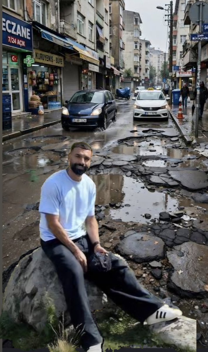 Mehmet734202's tweet photo. İzmirliler size bi tiyo vereyim
Acilen #muhammedsalah ı #göztepeye transfer ediyorsunuz
Ve izmirin 💩 kokan ve #nadasa bırakılan #obruk yollarında gezdiriyorsunuz
Bu millet o yolları #Salah geçti oturdu diye bir ayda asfalt yapar hem siz #tapınma konusunda acemi değilsiniz:)))) https://t.co/KqlTdRA9WL