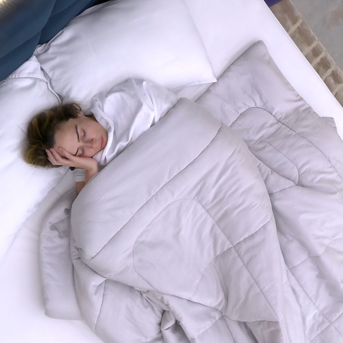 opsjess2's tweet photo. queria passar o dia assim 😴💤
más preciso trabalhar fiz conta até minha última geração 😩 https://t.co/OONqUKSVEt