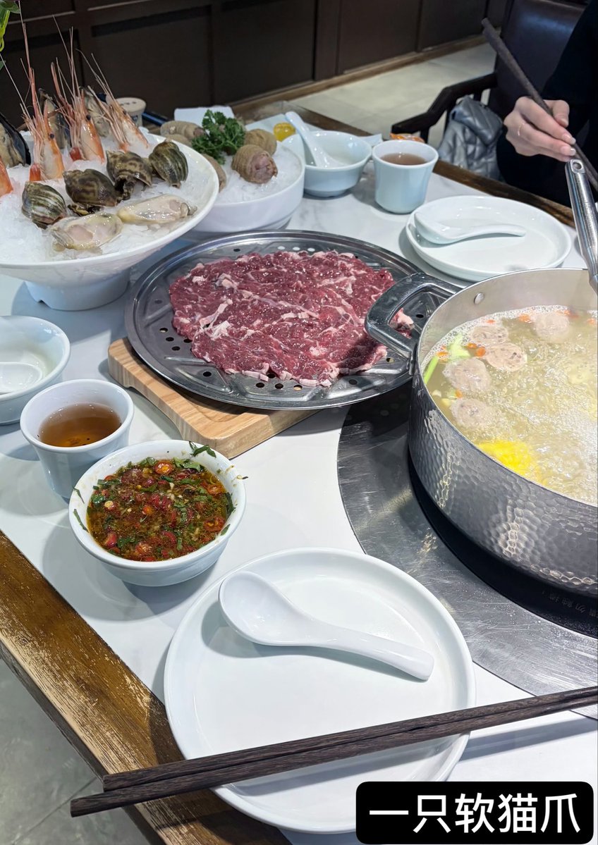 Aliciac008's tweet photo. 闺蜜求你放过我叭🙇‍♀️🙇‍♀️🙇‍♀️真的是我不该贪吃！又要重新减肥了 https://t.co/FiTGilanJh