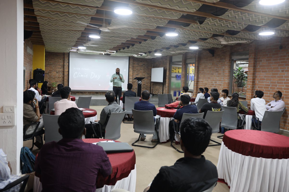 DFstartups's tweet photo. After a morning of deep dives into problem, solution and market validation, founders came together for a reflection session with the validation experts.

The afternoon moved into curated 1:1 conversations with experienced founders and the Deshpande Startups team. https://t.co/f746lCfFyC