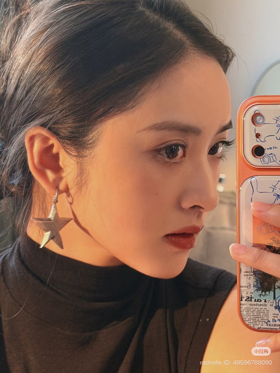 archiveshenyue's tweet photo. shenyueyeah instagram and xiaohongshu update 📸

“Heading back, wait for me to slowly sort through everything and share it with you guys. Gotta pack up my feelings too before heading to the next stop 🏃🏼‍♀️.”

#ShenYue #沈月 https://t.co/63PDT9Mi5U