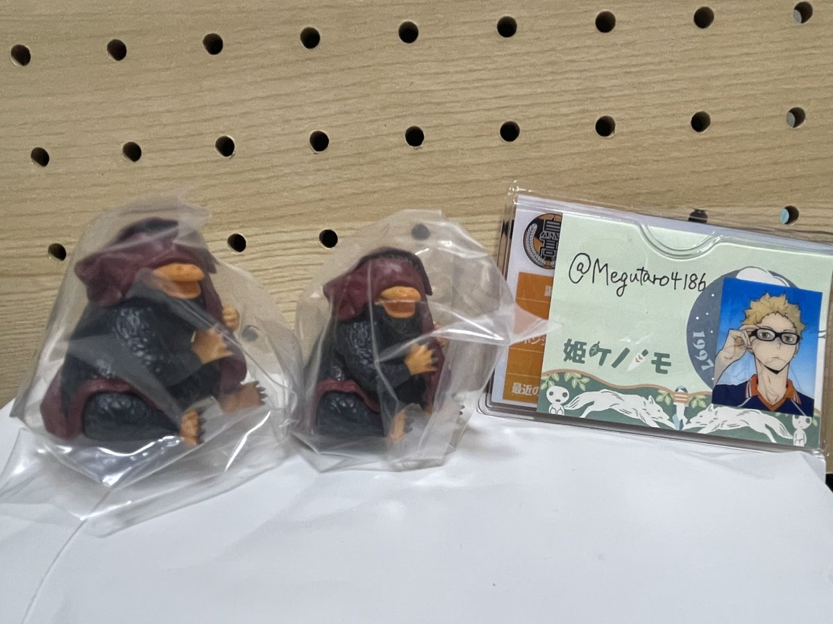 Megutaro4186's tweet photo. 【交換】ファンタスティック・ビースト ニフラー Hide ＆ Seek かくれんぼフィギュア

譲: ダンブルドアのネクタイ
求:ガリオン金貨、血の誓いペンダント

埼玉、都内手渡しのみ
検索からでもお気軽にお声掛けください！ https://t.co/iKWn66wL1t