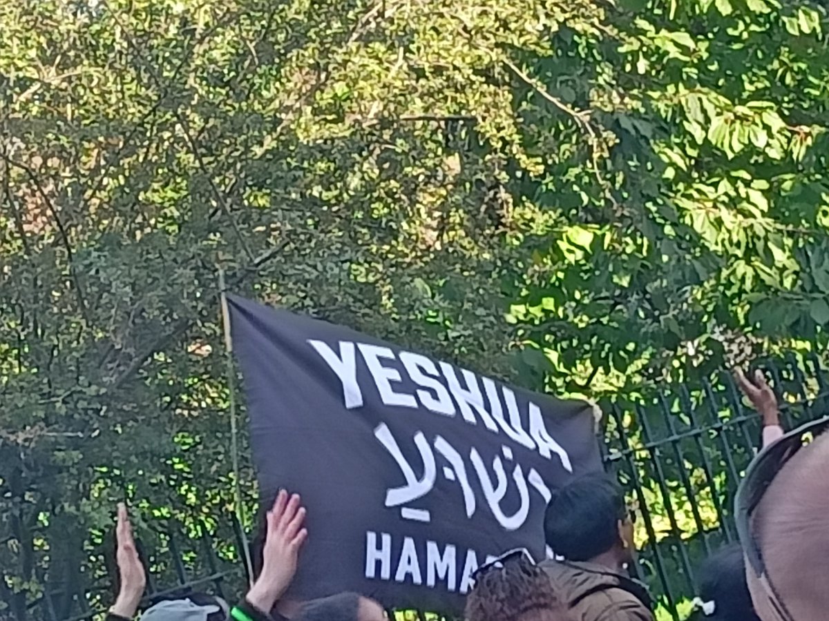 DonRoiste's tweet photo. Rachem alai chote.

#marchforjesus https://t.co/eynd03UAnY