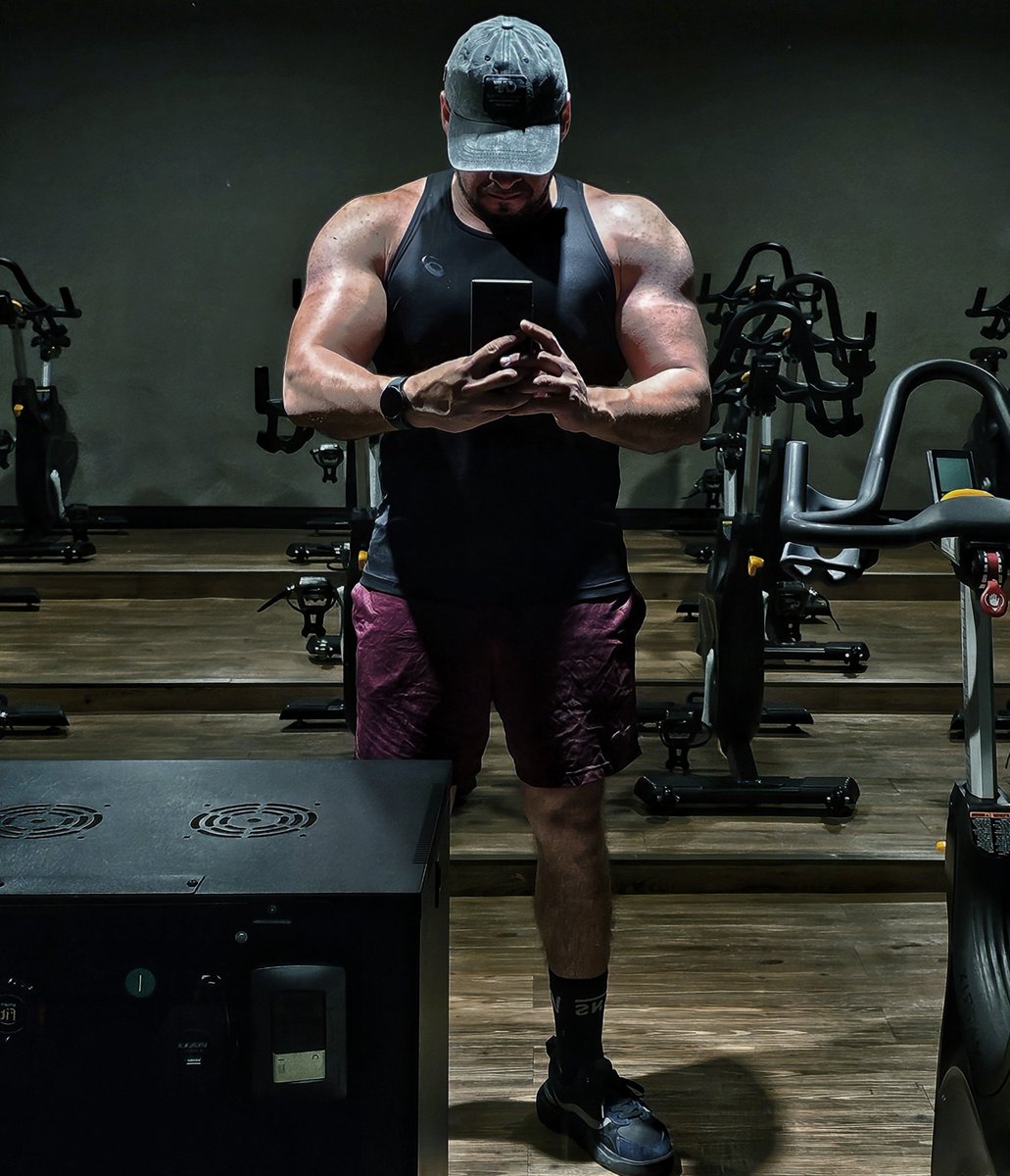 pdanielmo's tweet photo. Brazotes para romper 🧨💪🏻 https://t.co/IEfrUmLrR7