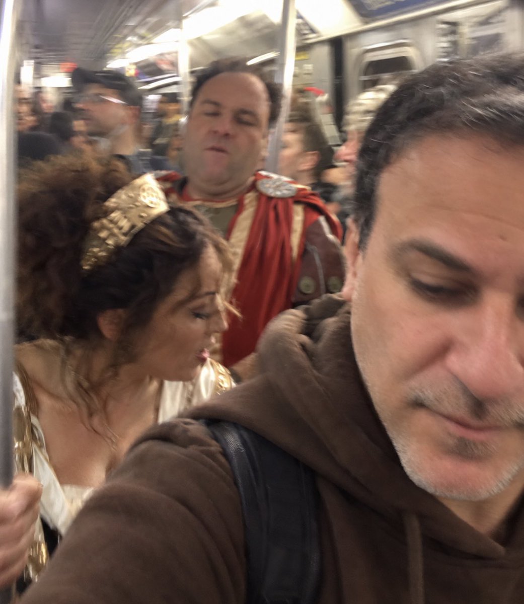 SubwaySopranos's tweet photo. 10:29 a.m. R train https://t.co/fO2PpYOWgn