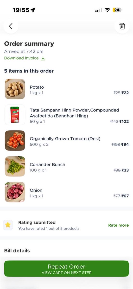 shores_disciple's tweet photo. Worm in tomatoes ordered from Blinkit
Disgusting experience as a customer https://t.co/pggUFDfV6f