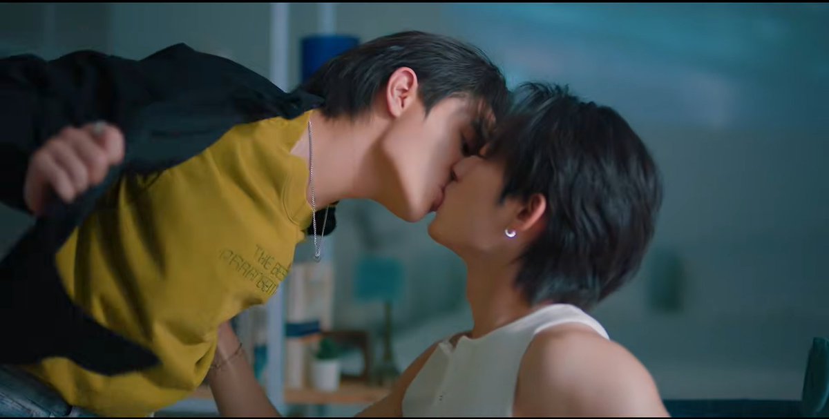 noorinluv's tweet photo. this was so hot deanmoth do it again #YouManiacSeriesEP5 https://t.co/teoUlhJIqA