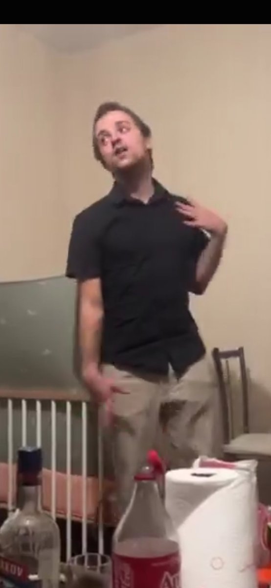 yakubcel44444's tweet photo. La vidéo est pire que du gore

Regardez ce petit manlet dégoûtant

Quand t'es comme lui t'es obligé de faire le jester pour attirer l'attention des femmes

Il regarde en direction de l'autre crasseuse toutes les 5 secondes pour avoir sa validation

@duc_immortel https://t.co/L3cLnAJoDK