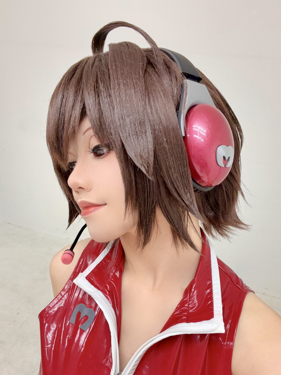 nana__na_cos's tweet photo. 真っ赤じゃなくてワインレッドみたいな色味でパールっぽい質感で作ってもらった🫶🏻(2枚目反転してます) https://t.co/sqvnxU4UeW