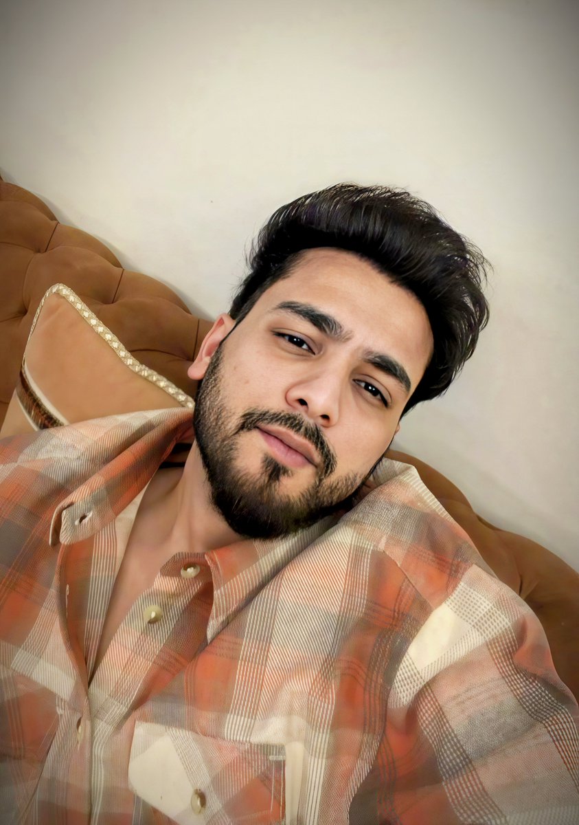 Krish099X's tweet photo. #raosahab latest snap 
.
#elvishyadav 
#elvisharmy https://t.co/QIe6im8CM5